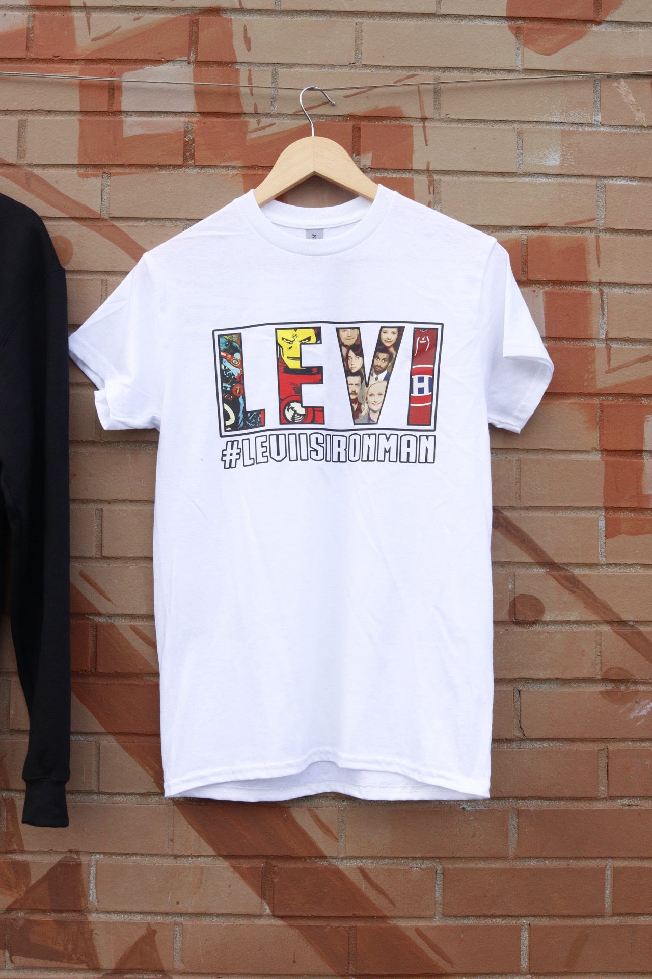 T-Shirt - #LEVIISIRONMAN